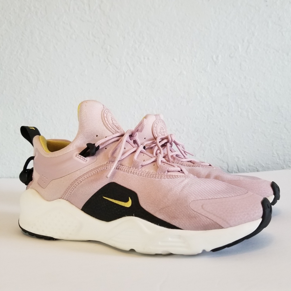 Nike Huarache City Move Sneakers